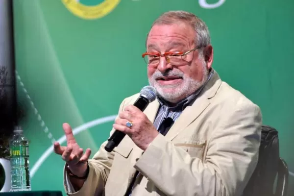 México premia a Savater por su trayectoria