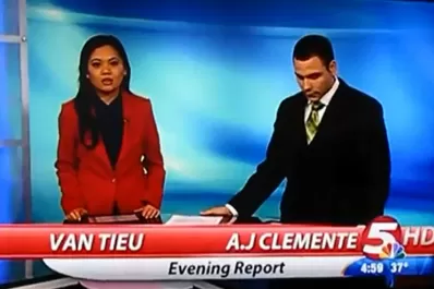 Despidieron a un presentador por maldecir al aire en su debut