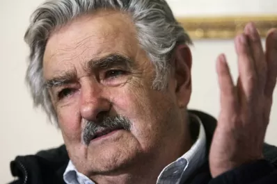 Mujica: Parece que Lanata tiene experiencia en venir a bancos uruguayos y depositar
