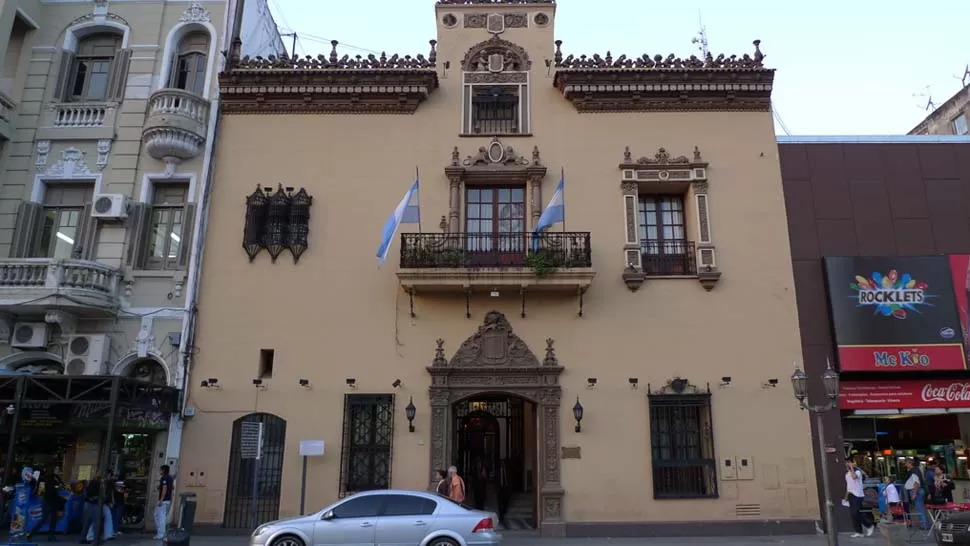 EDIFICIO SEÑORIAL. La sede de la FET está ubicada en pleno centro de la Capital tucumana. FOTO TOMADA DE WRIGHTON.COM.AR