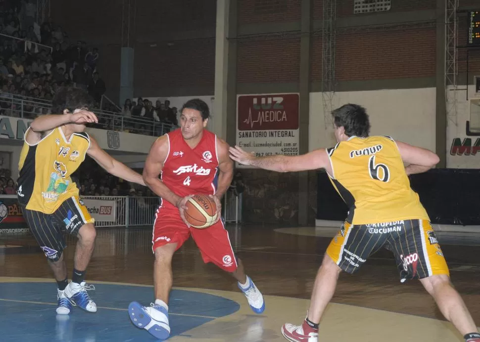 OTRA VEZ SE VISTE DE AZZURRO. Sergio Ale está lesionado y no podrá jugar hoy contra el conjunto cebra. 