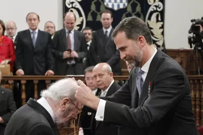Manuel Caballero ganó el Cervantes