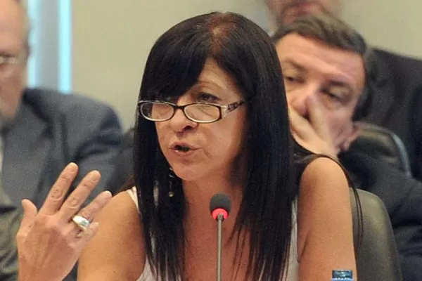 Que la lengua se la meta...