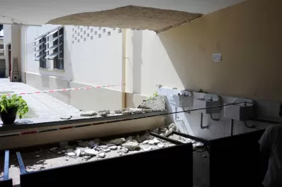 Cayó parte del techo en la escuela Patricias Argentinas: cinco alumnas heridas