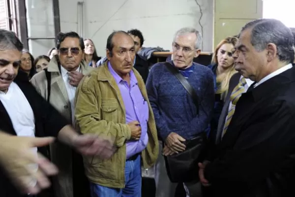 Lo secuestraron, lo torturaron y le quitaron sus tierras