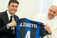 Zanetti le regaló su camiseta a Francisco