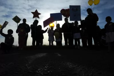 Camino a la escuela se exponen a ser las próximas víctimas del cruce de la muerte