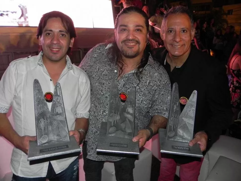 CHOCHOS. QV4 recibió tres premios Carlos este verano. PRENSA QV4