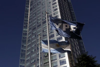 Enargas aprobó la compra de Metrogas por parte de YPF