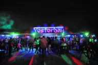 Los cuarentones quieren mesas, sillas, vasos de vidrio ¡y nada de cámaras!