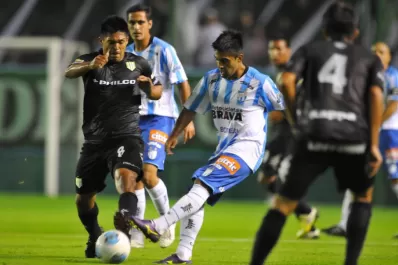 Tan cerca, tan lejos