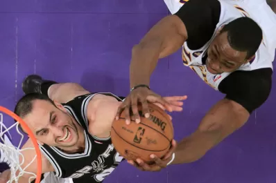 Los Spurs barrieron a los Lakers