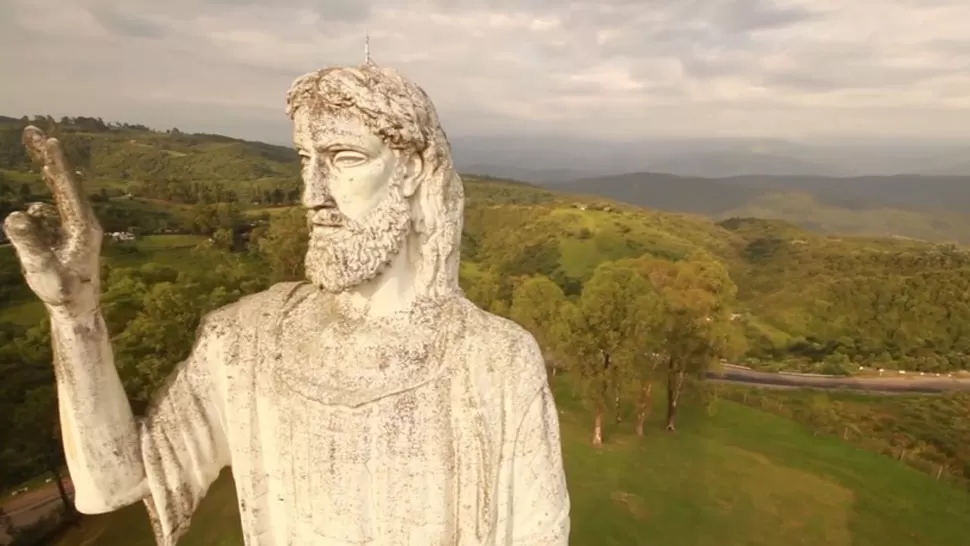 AL LADO. El Cristo tiene 28 metros de altura. CAPTURA DE VIDEO