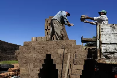 El creciente empleo en negro ensombrece las conquistas laborales