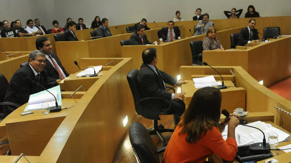 DELIBERACION. Los concejales arrancaron con el debate a las 10. LA GACETA / FOTO DE ANTONIO FERRONI