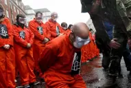 Alimentan por la nariz a presos que hacen huelga de hambre en Guantánamo