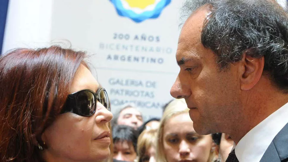 RELACIÓN DIFÍCIL. En los últimos meses, Scioli tuvo problemas financieros diversos a causa de la falta de apoyo de la Nación. FOTO TOMADA DE URGENTE24.COM