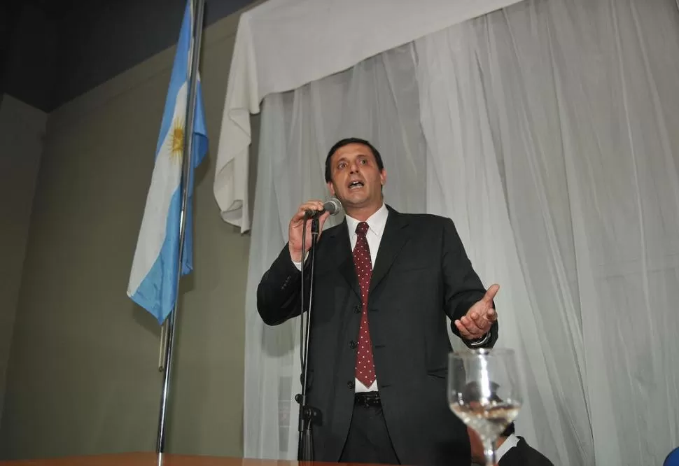 CARRIER. Hay reglas que respetar, le señaló al jefe municipal. LA GACETA / FOTO DE OSVALDO RIPOLL