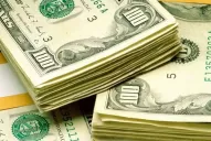 Moreno negocia en la City que el dólar blue vuelva a $ 6,50