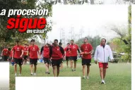 La procesión sigue en casa