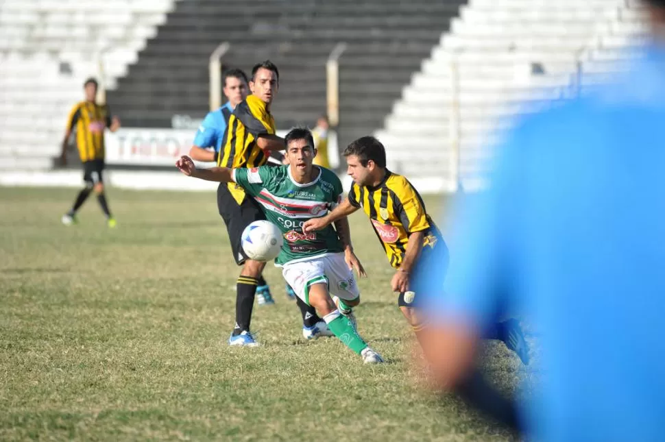 FIGURA. Burzac jugó un buen partido para San Jorge que le ganó a Santamarina. 