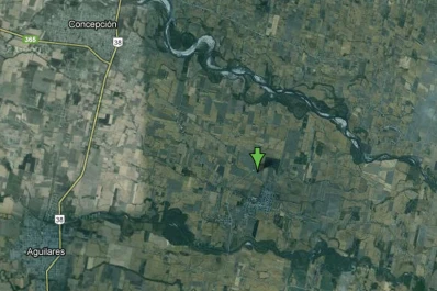 Dos camiones chocaron y uno de los choferes voló por la ventanilla