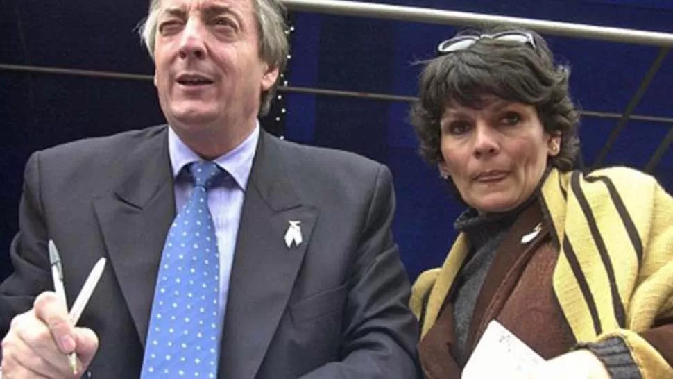 VÍNCULO ESTRECHO. Miriam Quiroga fue secretaria de Néstor Kirchner hasta que el ex presidente murió. FOTO TOMADA DE URGENTE24.COM