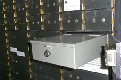 Cae el uso de cajas de seguridad por temor al Gobierno