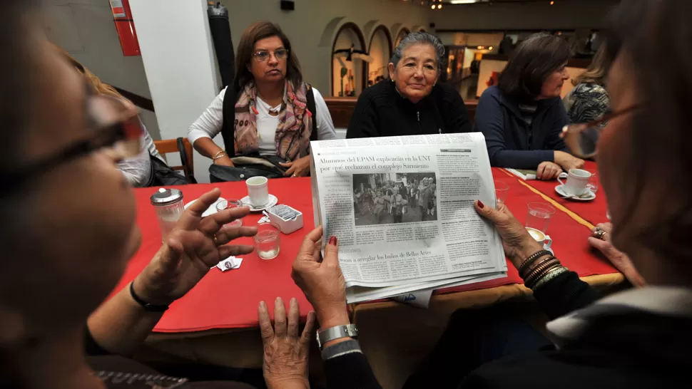 DESILUSIONADOS. Los alumnos afirman que hay compañeros que dejaron de ir por las condiciones edilicias de las nueva sede. LA GACETA / FOTO DE DIEGO ARÁOZ