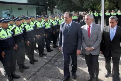 Alperovich sumó a 300 agentes a  la Policía