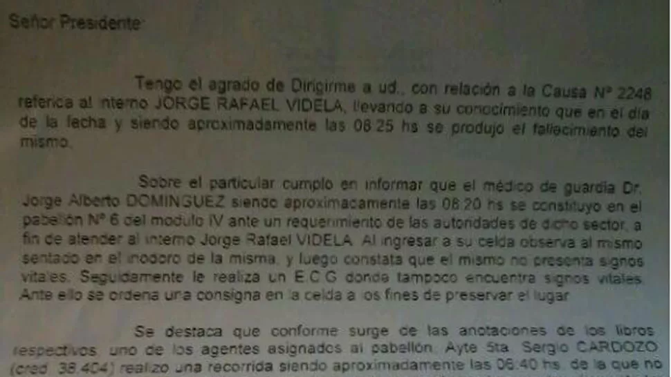 EL INFORME. En el texto se detalla como se encontró al ex dictador. IMAGEN TOMADA DE TWITTER (@Claralis22) 