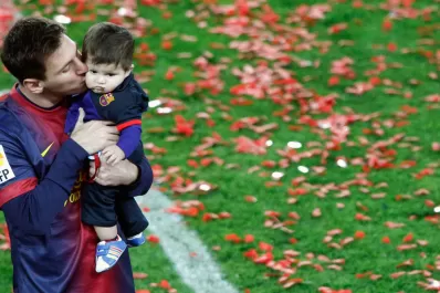 Messi celebró junto a Thiago otro título de Barcelona