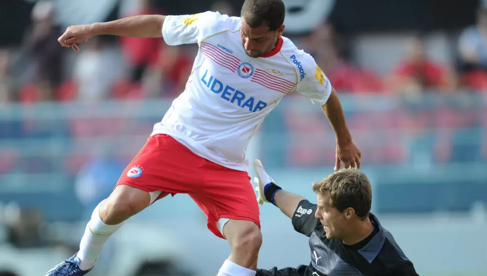 COMPLICADO. El Bicho quedó a solo tres puntos del rojo y del descenso. TÉLAM