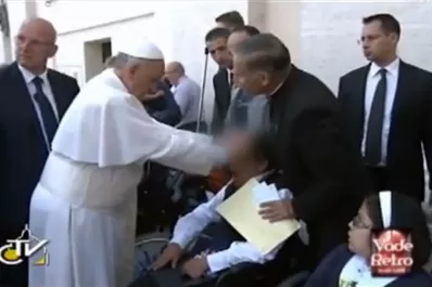 Aseguran que el Papa Francisco hizo un exorcismo en el Vaticano
