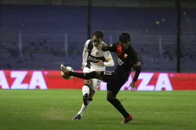 Angelici confirmó que Boca y  Newell`s jugarán a las 21.30 el domingo