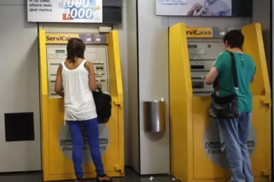 Sube el blue, tras limitarse retiros en el exterior