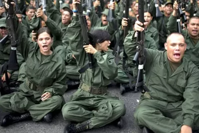 Maduro ordenó armar a millones de obreros en Venezuela