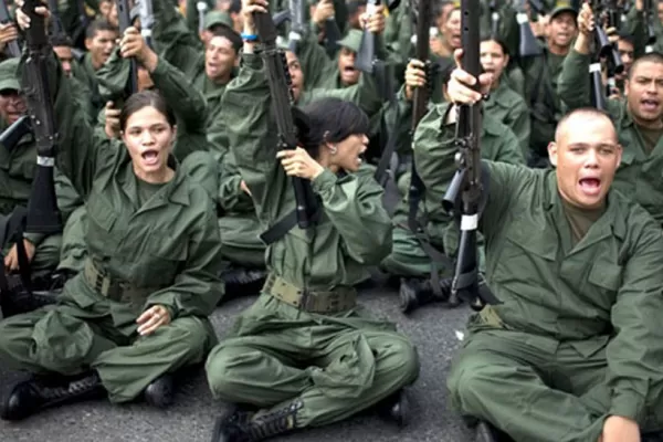 Maduro ordenó armar a millones de obreros en Venezuela