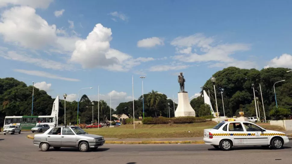 PARA SALIR A PASEAR. Cargá un abrigo liviano y aprovechá la tarde para disfrutar con tus seres queridos. ARCHIVO LA GACETA / JUAN PABLO SÁNCHEZ NOLI