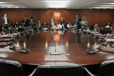 El Gobierno promulgó la ley de reforma al Consejo de la Magistratura y convocó a elecciones