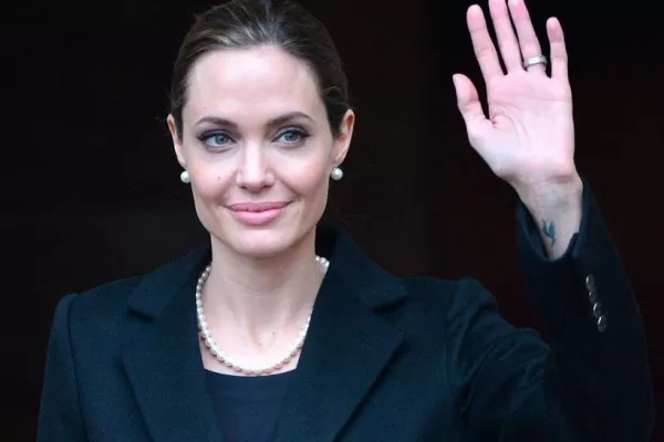 Murió la tía de Angelina Jolie de cáncer de mama
