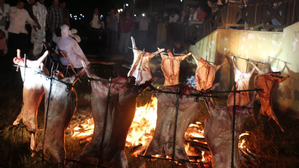 EXIGENCIAS. A los cortes de carne se los juzgó por el sabor, la consistencia, la limpieza y la presentación. FOTO TOMADA DE FACEBOOK.COM