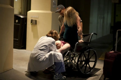 Dio a luz en la puerta del hospital y una fotógrafa retrató el momento