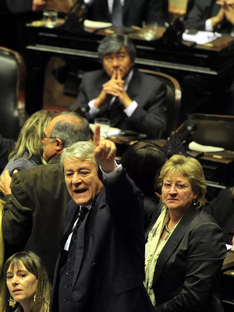 EN 678. El diputado Carlos Kunkel defendió la década kirchnerista.  TELAM 