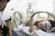 China: afirman que la caída del bebé en un inodoro fue “un accidente”