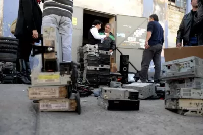 Vendían estéreos y parlantes y escondían pasamontañas