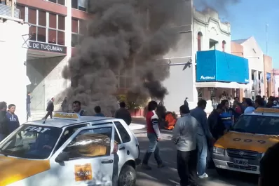 Queman gomas frente a Tribunales en Concepción por la muerte de un taxista