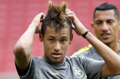 Barcelona le exige peinados discretos a Neymar
