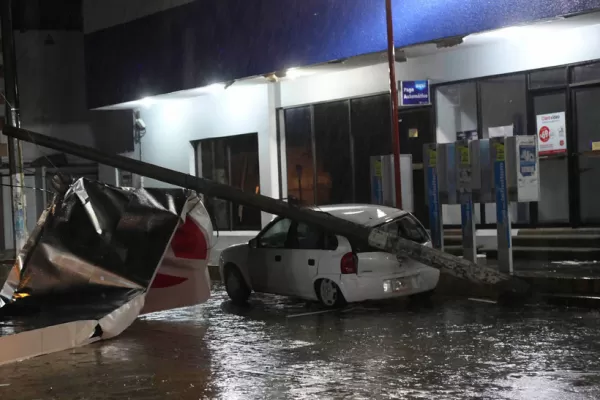 El huracán Bárbara dejó al menos dos muertos  en México