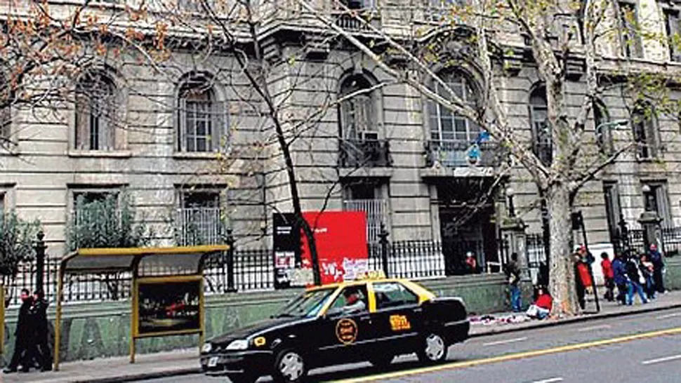 HOSPITAL RIVADAVIA. La mujer falleció en el centro médico. 